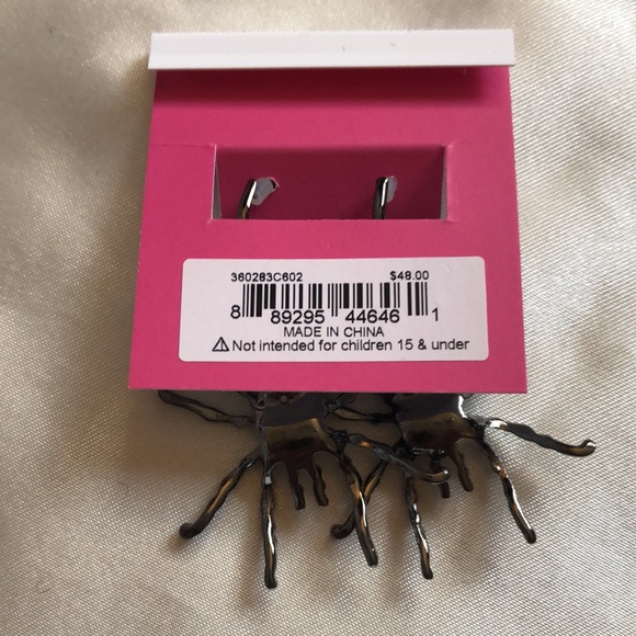 Betsey Johnson Hematite Tone Glampire Spider Drop Earrings Crystal Accents NWT - Picture 11 of 11